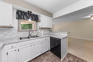908 Moore Dr, Chelsea, MI 48118 - Photo 19