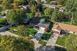 2923 Quartz Dr, Troy, MI 48085 - Photo 31