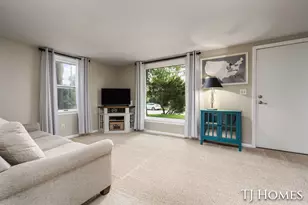939 Benjamin Ave NE, Grand Rapids, MI 49503 - Photo 7