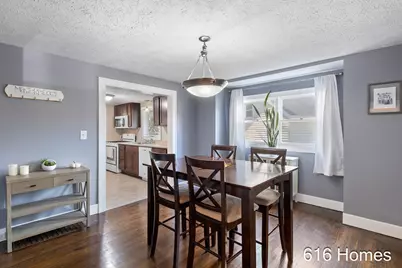 810 Oaklawn Street NE, Grand Rapids, MI 49505 - Photo 9