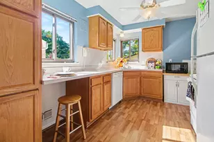 9885 Milburn St, Livonia, MI 48150 - Photo 5