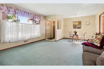 9885 Milburn Street, Livonia, MI 48150 - Photo 3