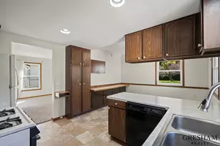 309 E 12th St, Holland, MI 49423 - Photo 9