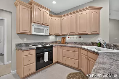 1901 Oakleigh Woods Drive NW, Grand Rapids, MI 49504 - Photo 15