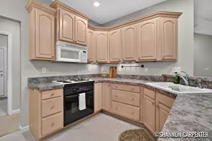 1901 Oakleigh Woods Dr NW, Grand Rapids, MI 49504 - Photo 15