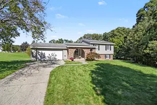1557 Trentwood St SW, Wyoming, MI 49509 - Photo 25