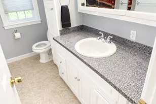 1822 Mayfair Dr NE, Grand Rapids, MI 49503 - Photo 15