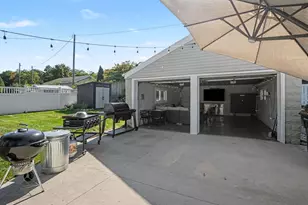 838 Conger St, South Haven, MI 49090 - Photo 25