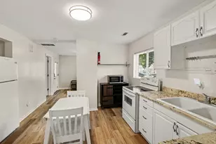 849 Conger St, South Haven, MI 49090 - Photo 9