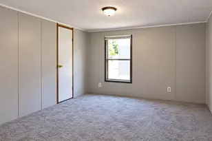 1481 Kenora St, Norton Shores, MI 49444 - Photo 17