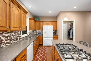 7318 Hidden Forest Ct, Hudsonville, MI 49426 - Photo 9
