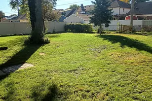 667 North Dr, Wyandotte, MI 48192 - Photo 89