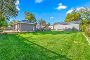 31 W Hallett St, Hillsdale, MI 49242 - Photo 33