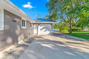 31 W Hallett St, Hillsdale, MI 49242 - Photo 29