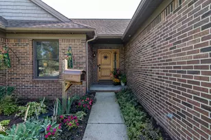 30211 Beechwood St, Garden City, MI 48135 - Photo 3