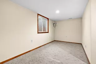 2960 Valley Glenn Cir, Kalamazoo, MI 49004 - Photo 31