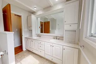 2065 Yorktown Dr, Ann Arbor, MI 48105 - Photo 17