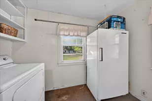 1697 Greenly Ave, Benton Harbor, MI 49022 - Photo 21