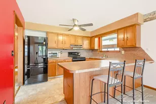 718 N State Rd, Belding, MI 48809 - Photo 9