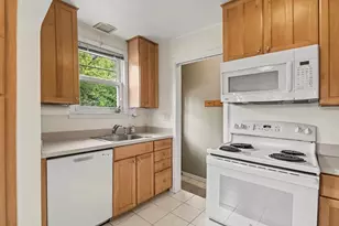 2280 Royal Ave, Berkley, MI 48072 - Photo 7