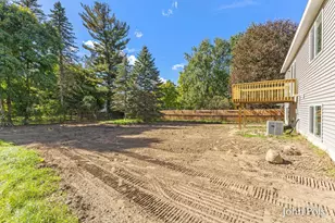 807 E Fairplains St, Greenville, MI 48838 - Photo 19