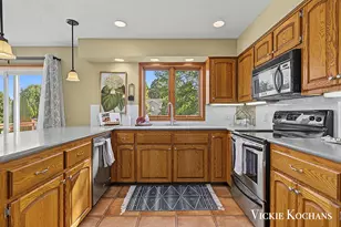 1676 Pinecroft Ct SW, Wyoming, MI 49519 - Photo 11