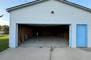 121 E Ypsilanti Ave, Pontiac, MI 48340 - Photo 23