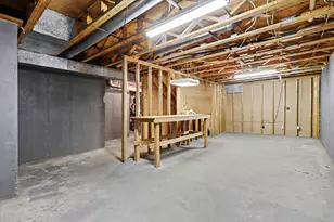 1013 Essex Cir, Kalamazoo, MI 49008 - Photo 23