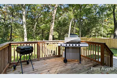 2470 Hiawatha Trail, Muskegon, MI 49445 - Photo 15
