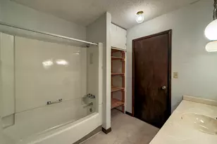 384 Maple St, Coloma, MI 49038 - Photo 17