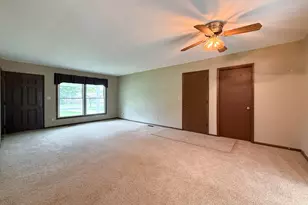 384 Maple St, Coloma, MI 49038 - Photo 3