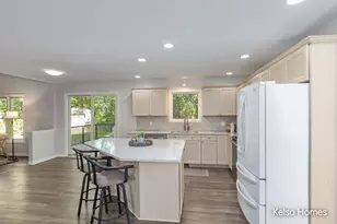 2474 Candlestick Ave SE, Grand Rapids, MI 49546 - Photo 9