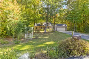 9642 Hummingbird Ct, Howard City, MI 49329 - Photo 3