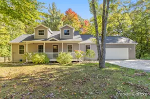 9642 Hummingbird Ct, Howard City, MI 49329 - Photo 1