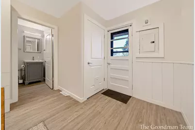 2141 Apple Avenue NW, Grand Rapids, MI 49504 - Photo 15