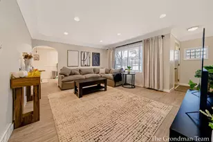 2141 Apple Ave NW, Grand Rapids, MI 49504 - Photo 7