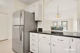 950 Village Ct, Holland, MI 49423 - Photo 7