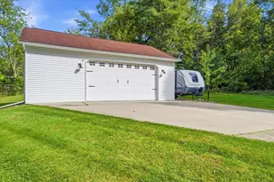 9265 Faussett Rd, Fenton, MI 48430 - Photo 51