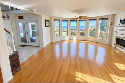 11044 Harold Drive, Luna Pier, MI 48157 - Photo 13