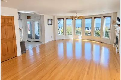 11044 Harold Drive, Luna Pier, MI 48157 - Photo 9