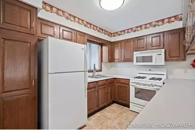 5990 Leisure South Drive SE, Kentwood, MI 49548 - Photo 5