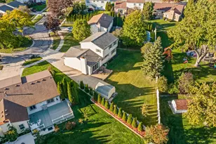 29289 Perth St, Livonia, MI 48154 - Photo 33