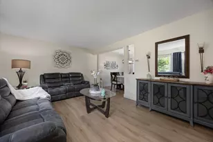 29289 Perth St, Livonia, MI 48154 - Photo 3