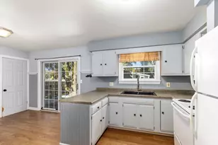 704 E Oak St, Greenville, MI 48838 - Photo 7