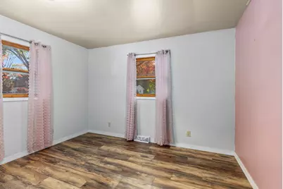 704 E Oak Street, Greenville, MI 48838 - Photo 17