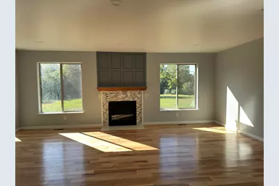 5496 Nathan E, Sterling Heights, MI 48310 - Photo 3