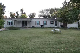 28694 Coulter St, Edwardsburg, MI 49112 - Photo 3