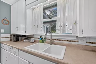 732 Elmwood Ave, Jackson, MI 49203 - Photo 15