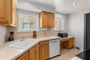 32619 Anita Dr, Westland, MI 48185 - Photo 3