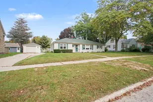 311 S Haven St, South Haven, MI 49090 - Photo 3